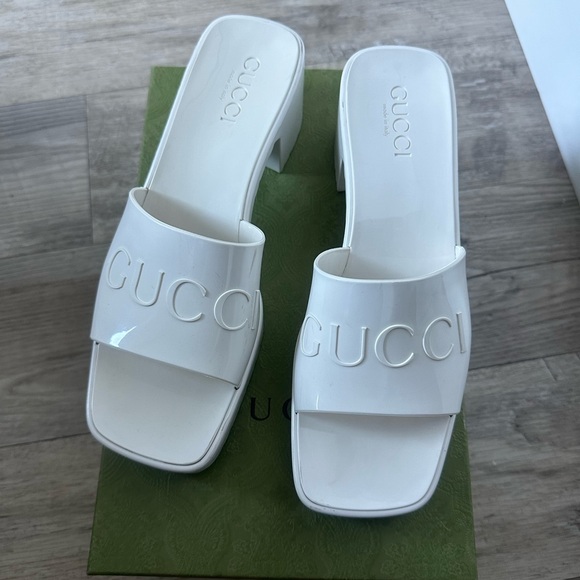 Gucci Women’s Slide Sandal - Picture 1 of 6